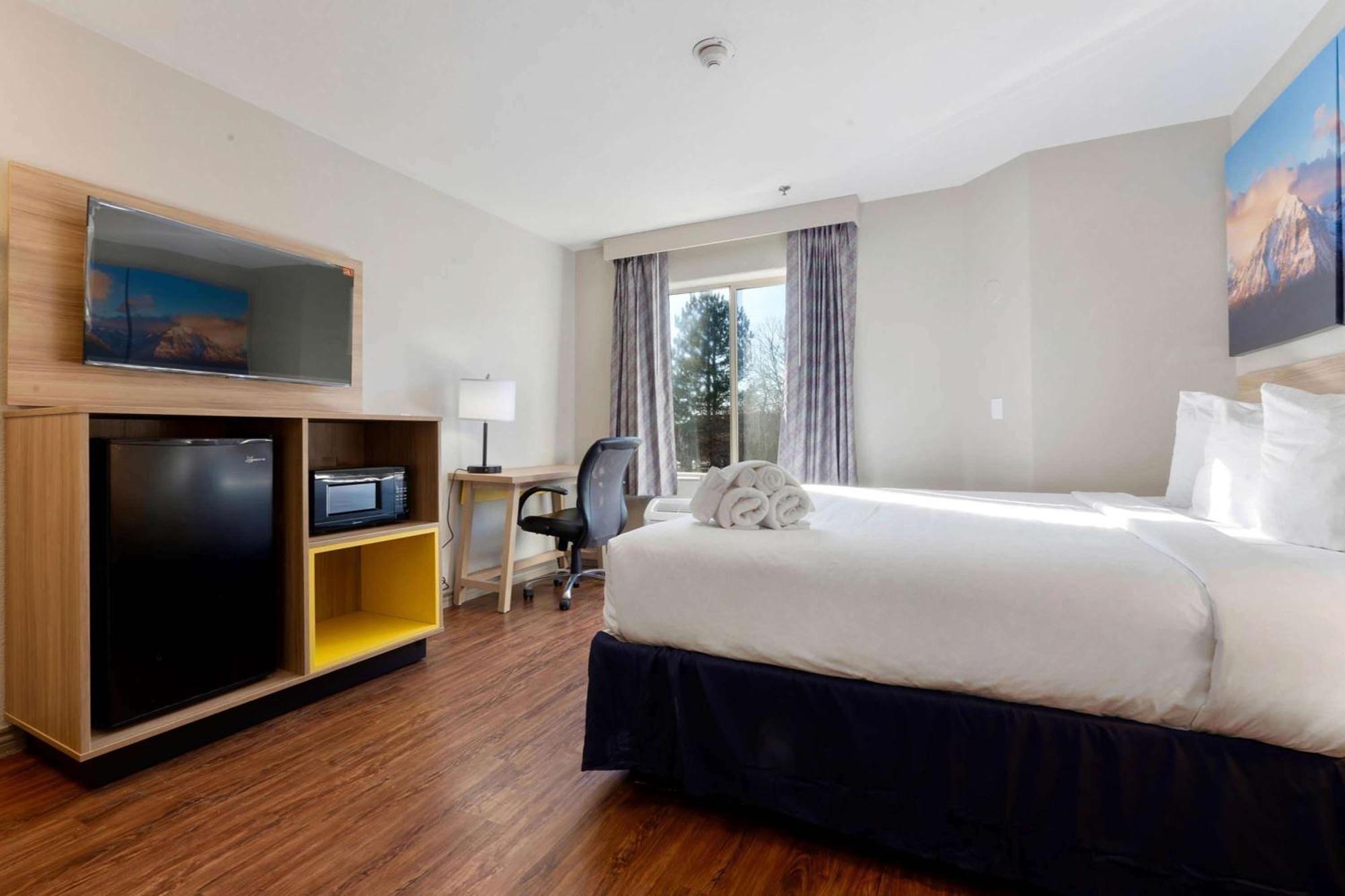 Days Inn By Wyndham Thornton Zewnętrze zdjęcie