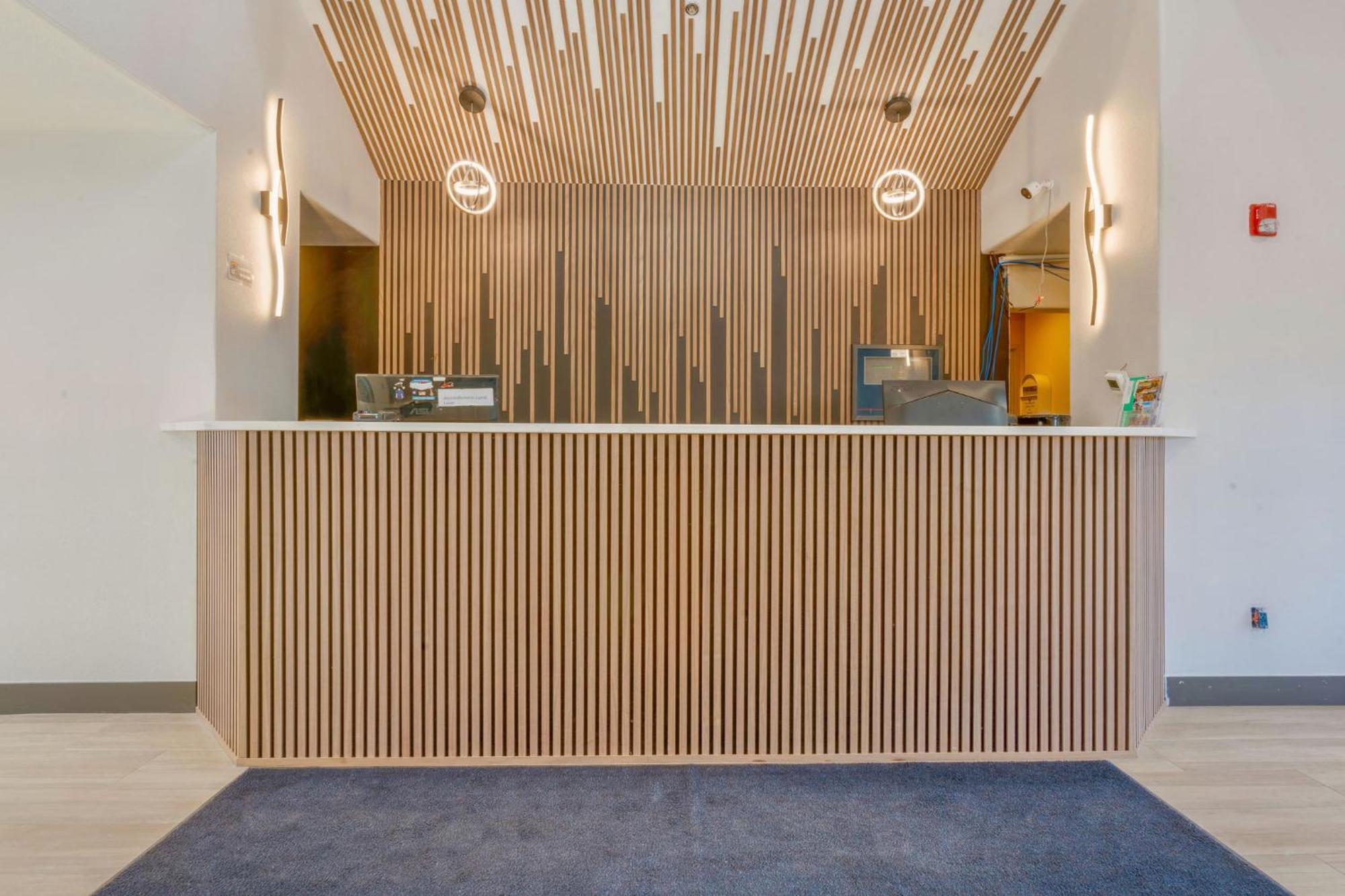 Days Inn By Wyndham Thornton Zewnętrze zdjęcie
